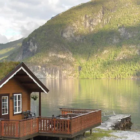 Two-bedroom In Valldal 1 *